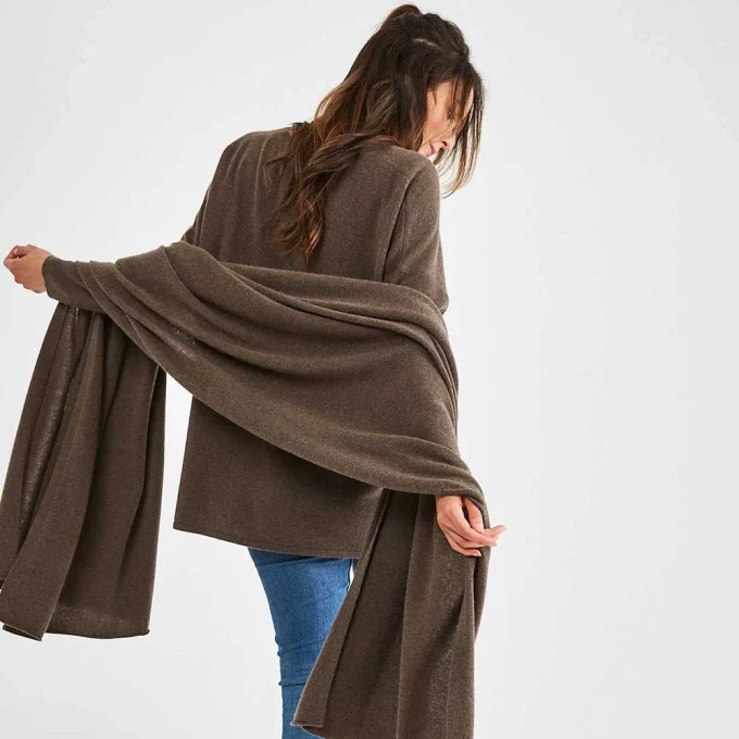 Knitwear Manufacturer Custom Winter Warm and Comfortable Knitted Cashmere Shawl Scarf for Women - Image 6